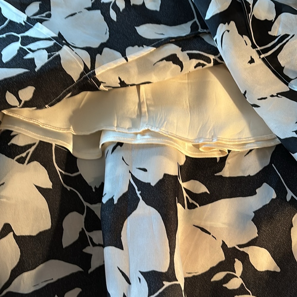 St John Evening silk skirt NWOT - Picture 6 of 6